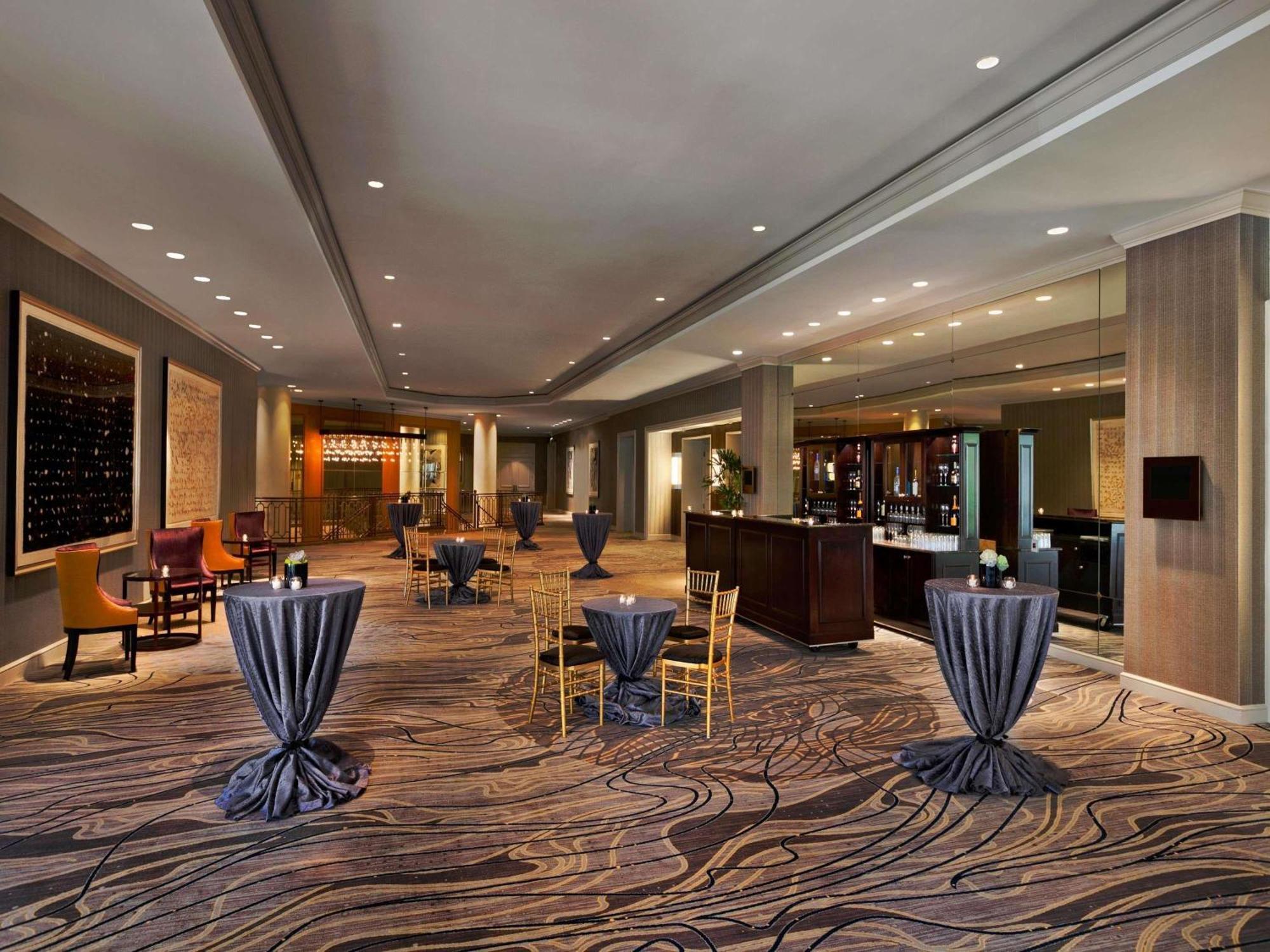 Fairmont Millennium Park Hotel 4*