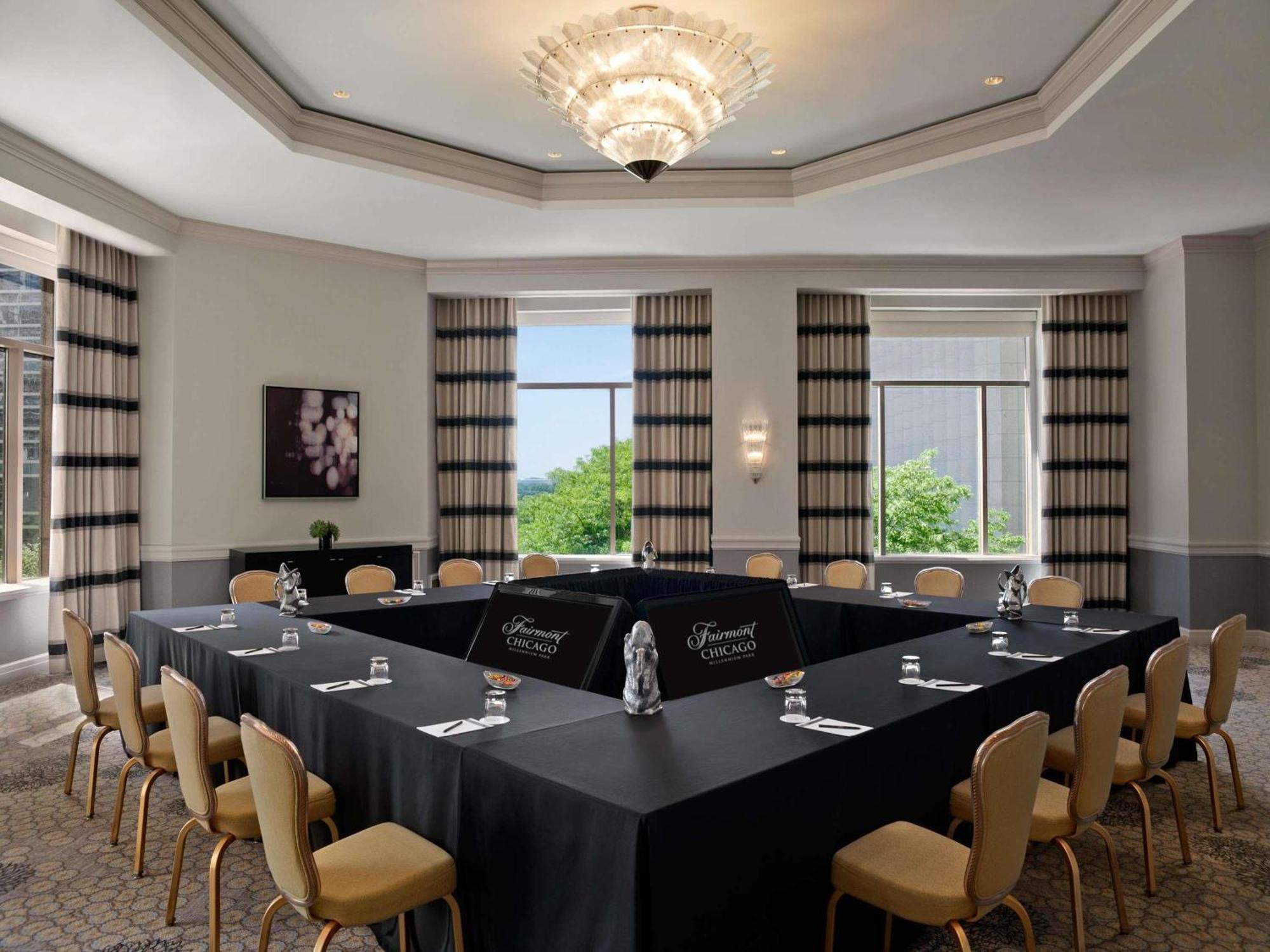 Hotel Fairmont Millennium Park 4*